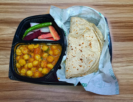 Chole+4 Roti