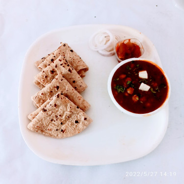 Chole With 4 Tawa Butter Roti