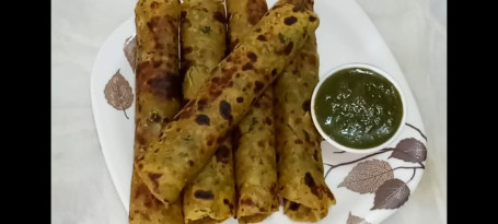 (Combo) 2 Gobhi Paratha Dahi Salad Pickle Green Chilli