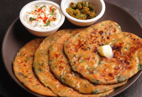 (Combo) Alloo Matar Tamatar 2 Gobhi Paratha Salad Pickle Green Chilli