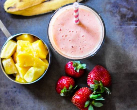 Mango Strawberry Banana Smoothie