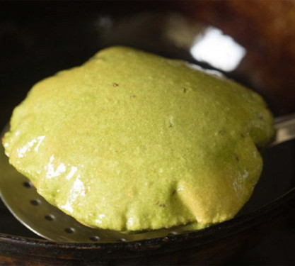 Palak Poori [4 Pieces]