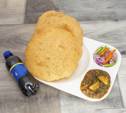 Chole Bhatoore 2 Pc With Soft Drink 250 Ml