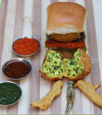 Spicy Mix Paneer Vada Pav