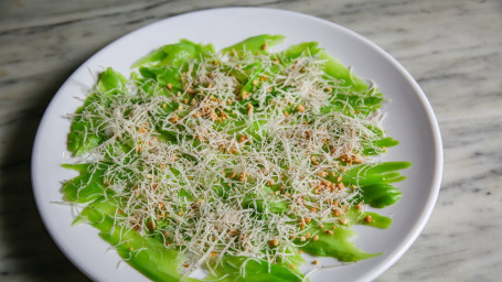 Běn Lóu Jīn Sī Lāo Liáng Guā/Crispy Shredded Taro With Bittermelon