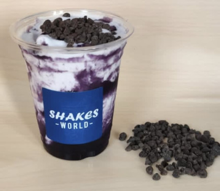 Black Currant Choco Chips Thick Shake