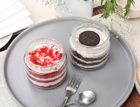 Red-Velvet Choco Oreo Mini Jar Cake Combo