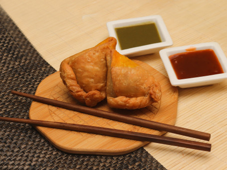 Noodles Samosa (2 Pcs)