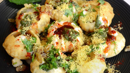 Dahi-Chutney Golgappas