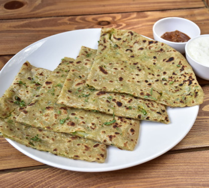 Paneer Paratha Box 4 Cut Pcs