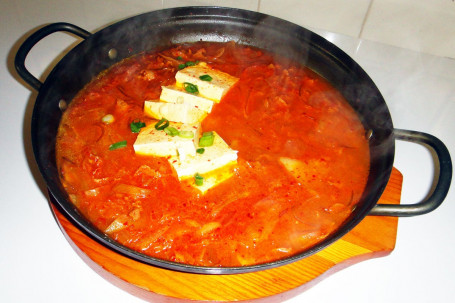 Kimchi And Tofu Hot Pot (Spicy)