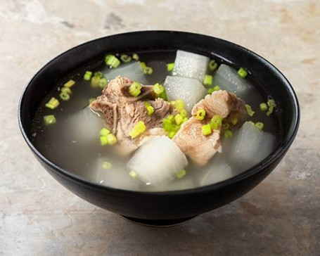 Luó Bó Pái Gǔ Tāng Sopa De Costelinha De Porco Com Rabanete Branco