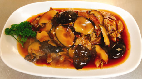 Steamed Duck With Chinese Mushroom Sauce (Deboned)