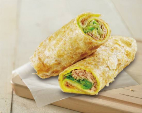 Wěi Yú Shā Lā Dàn Bngng Egg Pancake Roll With Tuna Salad