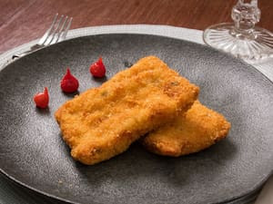 Filé De Peixe Frito Na Farinha Panko Mousse De Cupuaçu