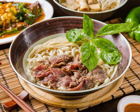 Qīng Dùn Shēng Niú Ròu Miàn Stewed Raw Beef Noodles