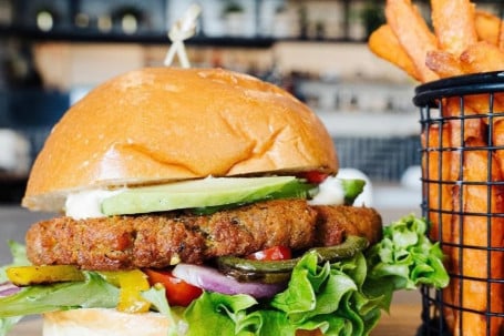 Veggie Deluxe Burger W Sweet Potato Chips