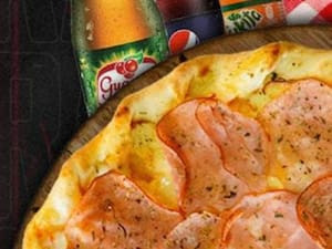 Pizza família (8 fatias) borda recheada refrigerante 1 lt