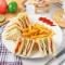 fēi lì jī dàn tǔ sī zǒng huì Club Sandwich with Tenderloin Chicken and Egg