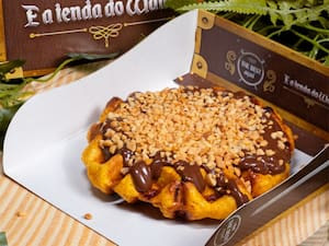 Waffle Belga Lendário Paçoca Amendoim Chocolate C/ Avelã