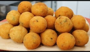 Bolinho De Aipim Recheado Com Queijo