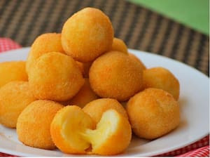 10 Mini Bolinhas De Queijo