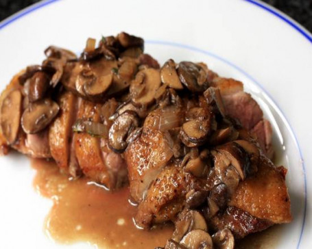 Duck With Mushroom Mó Gū Yā