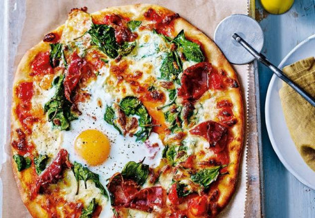 Brekkie Egg Pizza