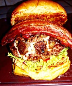 Burger Costela, Carne E Bacon, Creme Cheddar Molho Caseiro