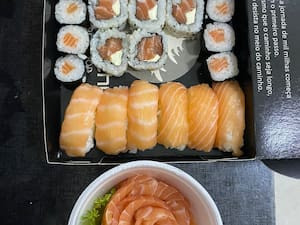 Combo Salmão 2 Com 10 Sashimis