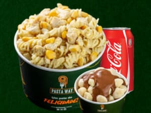 1 Pote Médio Fusilli De Frango C/ Creme De Milho 1 Nhoque Doce 1 Coca Lata