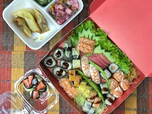 Festival De Sushi Em Casa 34 Peças Entradas