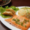 Promoção Arroz yakimeshi 2guiozas 1 porção de shimeji 1 filé de salmão grelhado