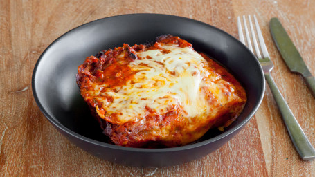 Beef Lasagna Chips And Salad