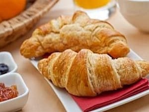 Combo Café Prime- 10005 2-Croissant Presunto E Queijo, 2-Médias C Leite