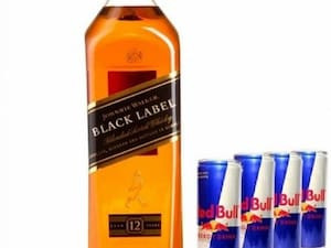 Whisky Black Label 4 Red Bull 4 Gelo Coco