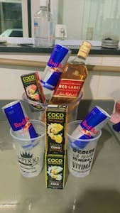 Whisky Red Label 4 Red Bull 4 Gelo Coco