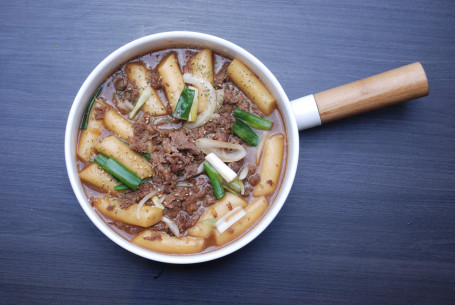 Bulgogi Tteokbokki [Rice Cake With Beef]