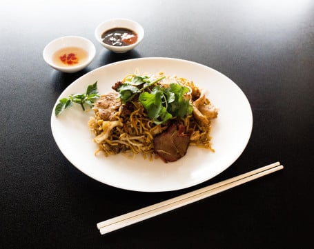 Stir Fry Egg Noodles With Soy Sauce And Beef