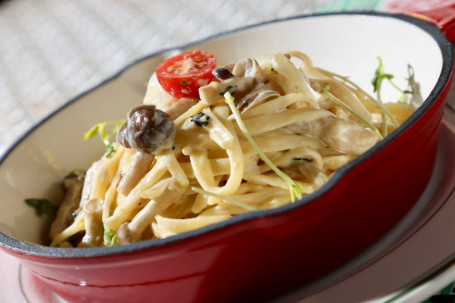 Yān Ròu Yě Jūn Kǎ Bāng Ní Biǎn Yì Fěn Linguine Carbonara