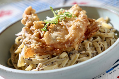 Ruǎn Ké Xiè Hēi Sōng Lù Jì Lián Zhī Biǎn Yì Fěn Linguine With Soft Shell Crab In Black Truffle Cream Sauce