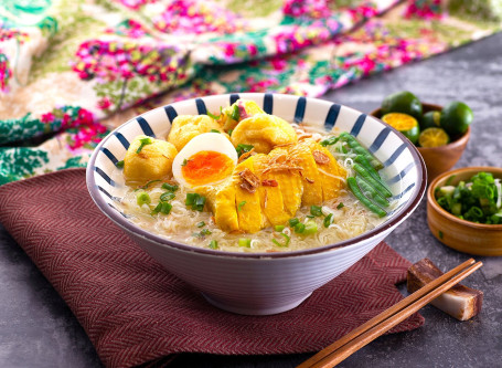 Mǎ Liù Hǎi Nán Jī Qīng Jī Tāng Mǐ Fěn Rice Vermicelli In Chicken Soup W/ Hainanese Chicken