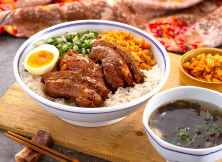 Niáng Rě Cōng Yóu Là Cài Pǔ Jiàng Pái Gǔ Fàn Nyonya Pork Ribs Rice W Shallot Spicy Radish