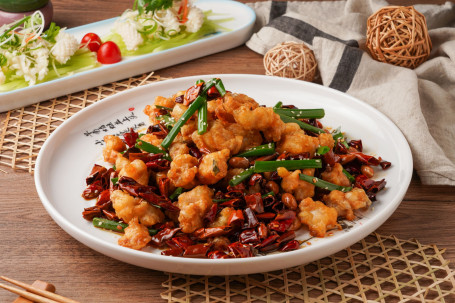 Xiāng Là Lè Zi Jī （Sichuan Spicy Chicken)