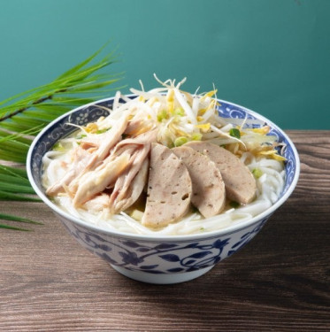 Jī Sī Zhā Ròu Jī Tāng Jīn Biān Fěn Rice Noodle With Shredded Chicken And Vietnamese Sausage In Chicken Soup