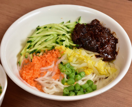 Běi Jīng Zhà Jiàng Miàn Minced Pork W/Soya Bean Paste Noodle