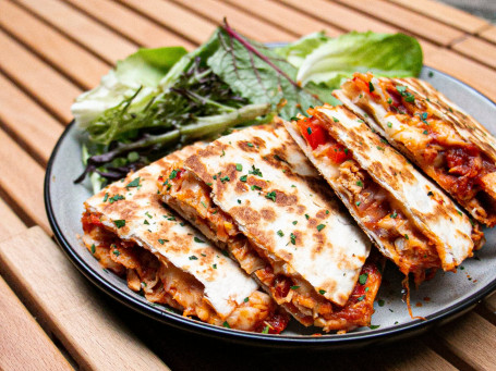 Spicy Chicken Quesadilla Là Jī Zhī Shì Xiàn Bǐng