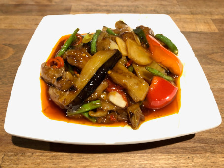 Sautéed Aubergine, Potato And Chilli Pepper (V) (Spicy)