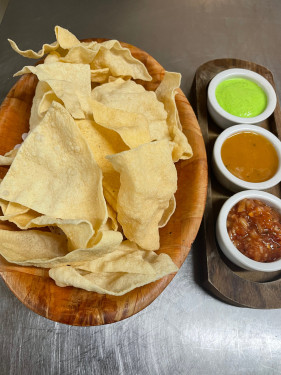 Basket Of Papad With Dips (Vegan)