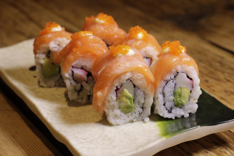 Salmon Roll (6 Pieces) Sān Wén Yú Juǎn